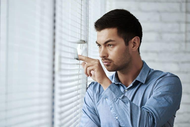 nezakonito praćenje i snimanje lica - Advokat Novi Sad